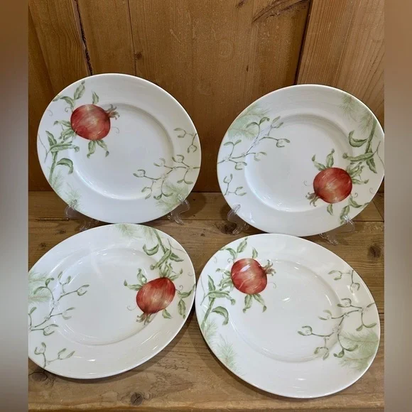 LENOX Winter Garden Pomegranate with Mistletoe Salad Plates Set Of 4 - Picture 1 of 5